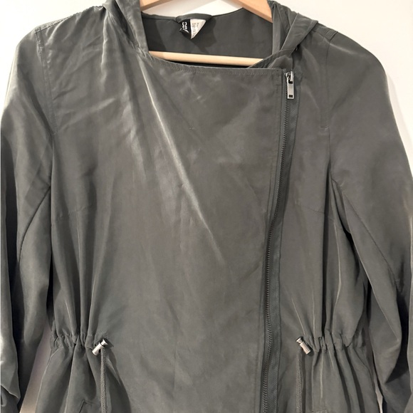 H&M Olive Green Lightweight Parka Diagonal Zip size 2 - Picture 5 of 8